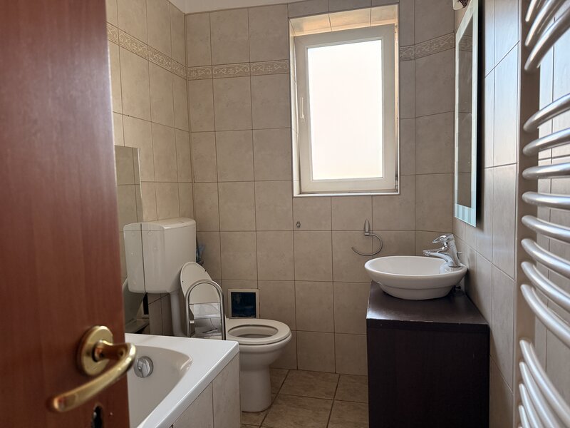 Piata Amzei Eleganta Interbelica in Inima Bucurestiului 5 Camere