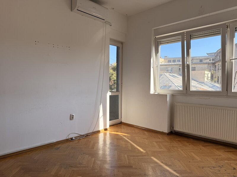 Piata Amzei Eleganta Interbelica in Inima Bucurestiului 5 Camere