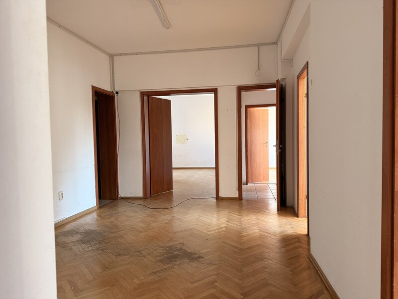 Piata Amzei Eleganta Interbelica in Inima Bucurestiului 5 Camere